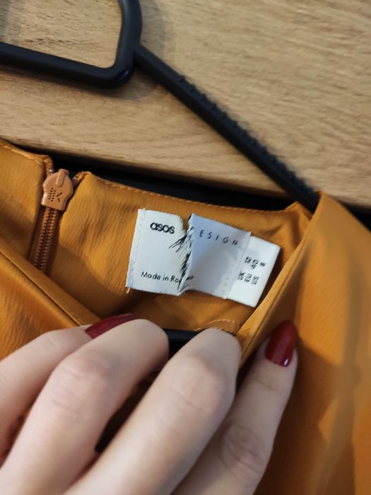 Piękna musztardowa pomarańczowa sukienka suknia na wesele studniówkę