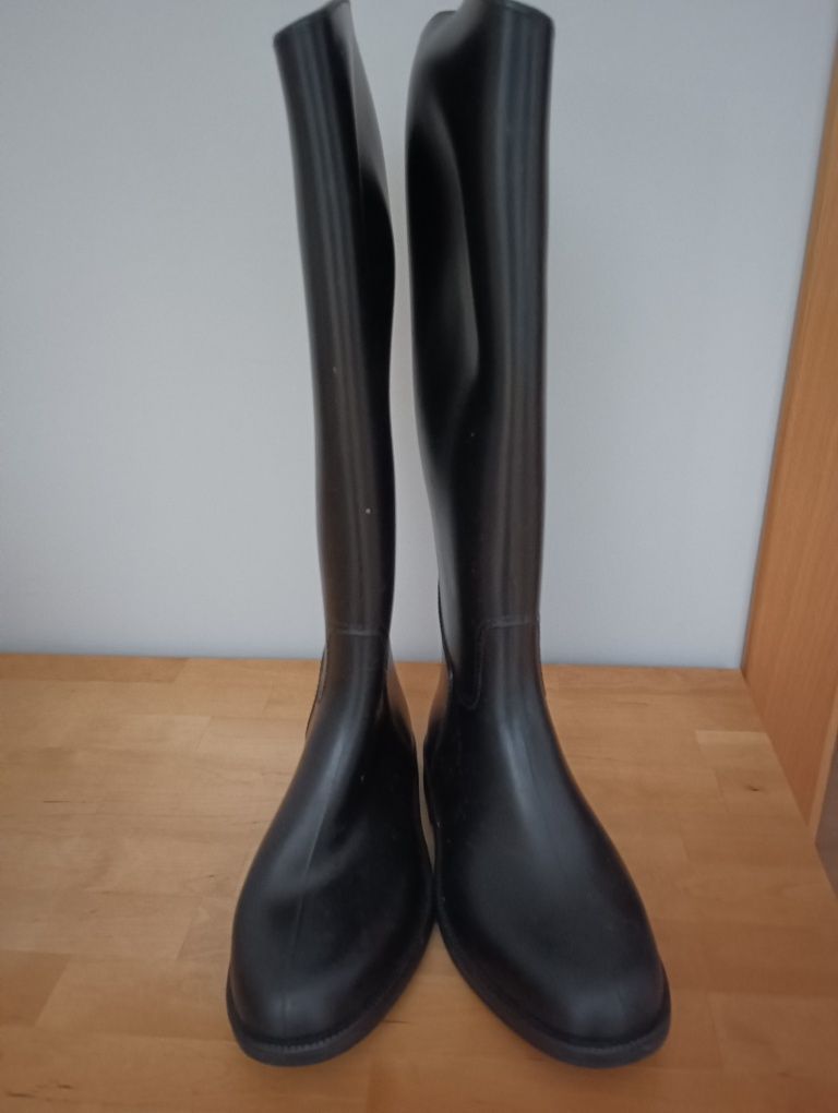 Material de equitação. Botas de equitação.
