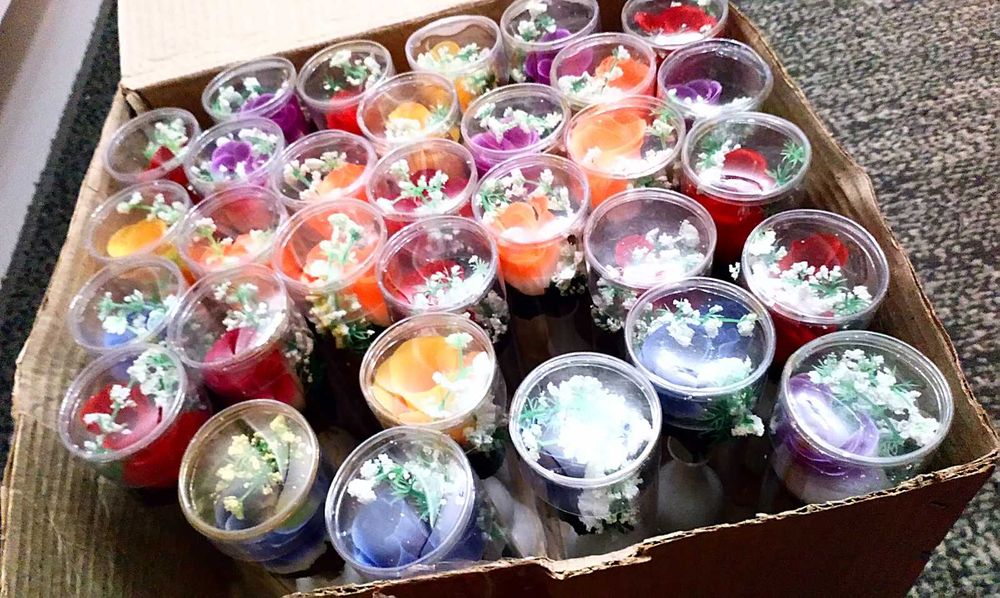 NOWE mini KWIATKI RÓŻE w wazonikach