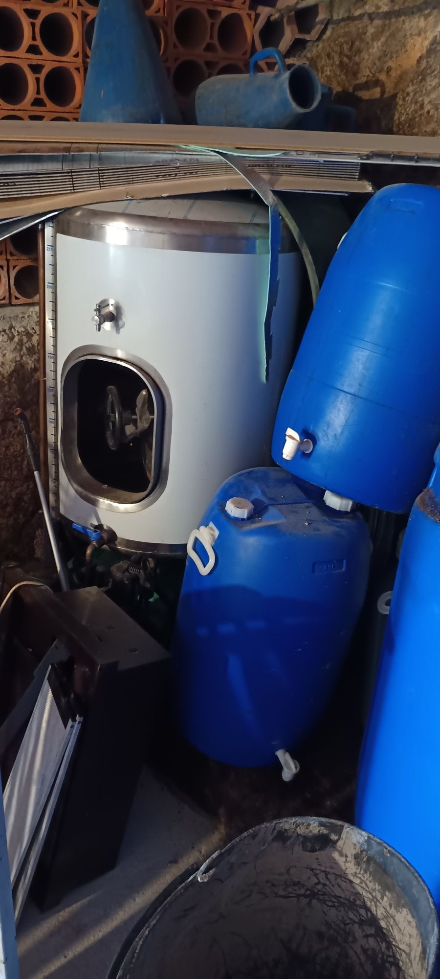 2 barricas 220l + 2 barricas 65l