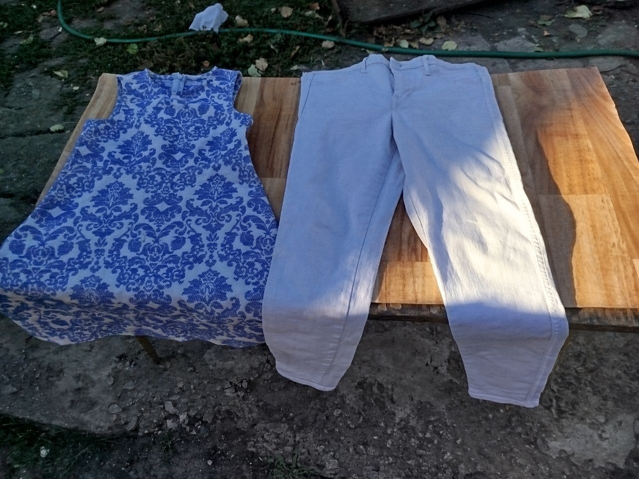 Віддам жіночі речі