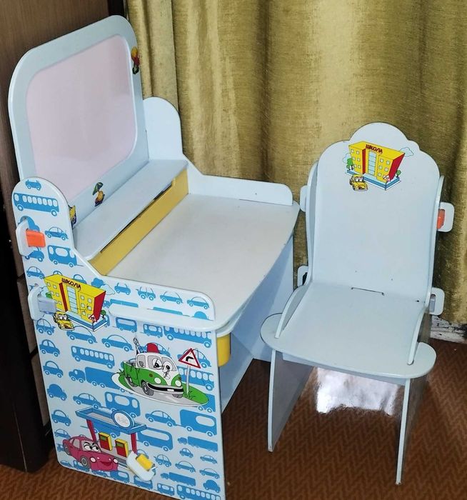 Дитячий стіл, парта