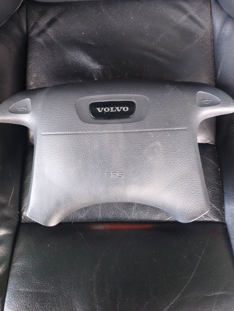 Volvo v40 розборка