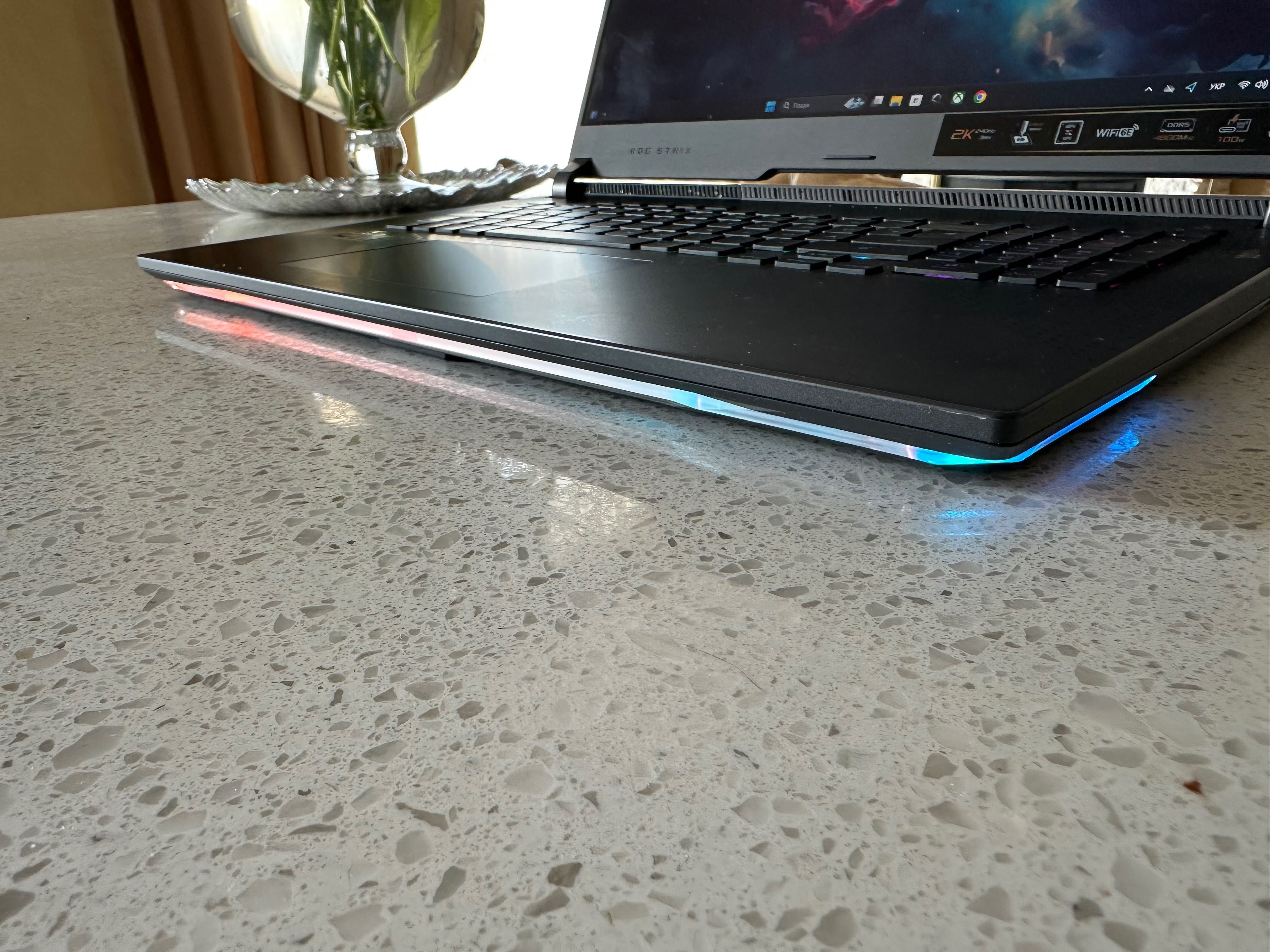 ASUS Rog G17 Razen 9 RTX 3060 17,3", 2560x1440