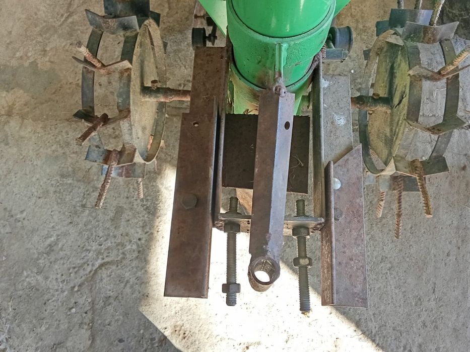 Продам картопелесаджалку для мотоблока