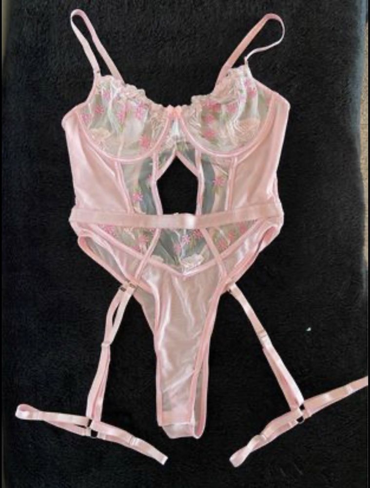 Vendo lingerie nova S/M