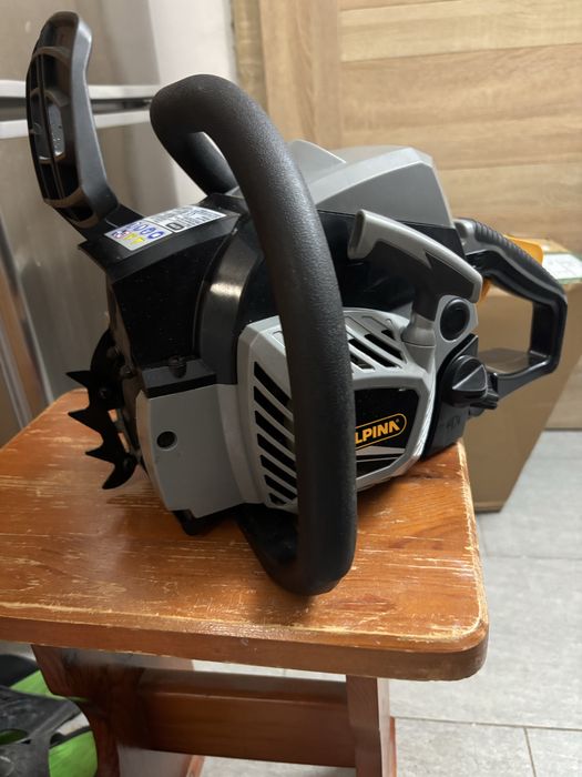 Pila spalinowa prawie Nowa