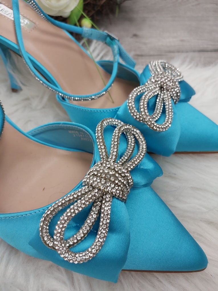 Piękne niebieskie buty szpilki z kokardami 39