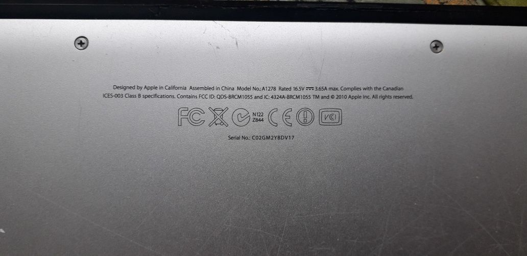 Macbook 13 Pro i7 2.8GHz/8GB RAM/128Mb SSD