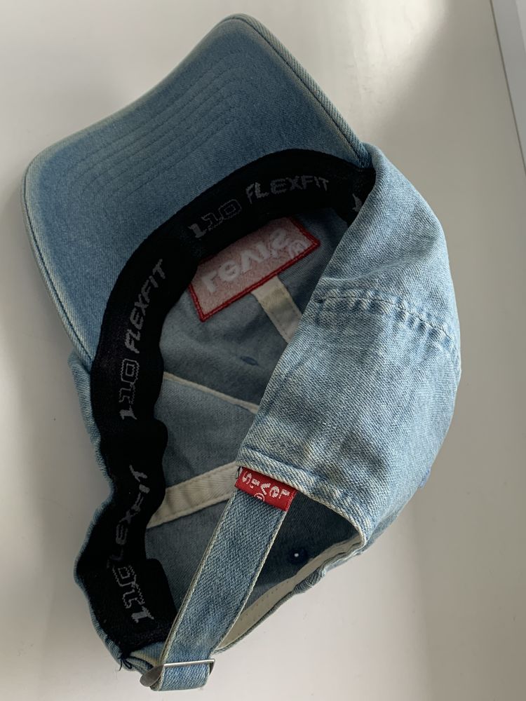 Кепка Levi’s джинсова. Оригінал.