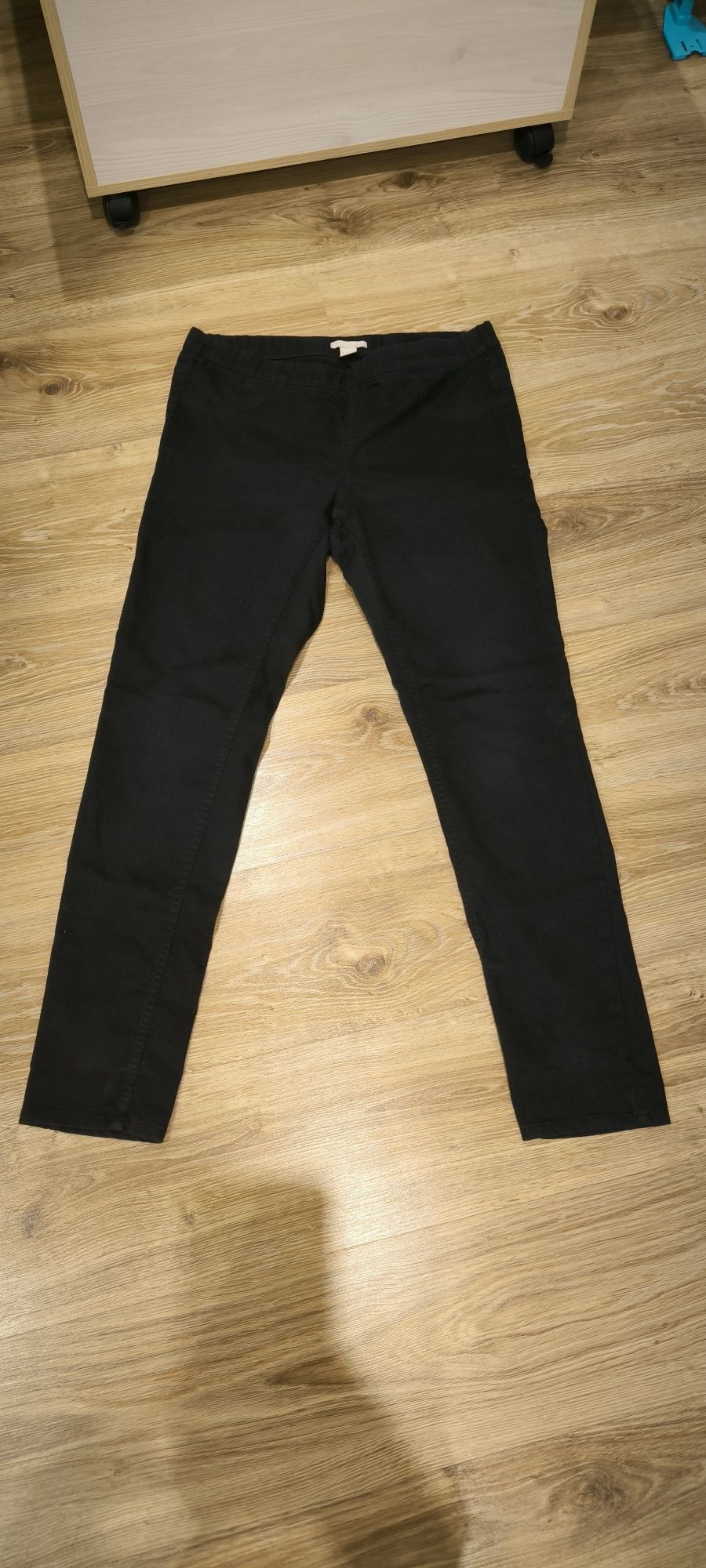 Czarne joggery H&M