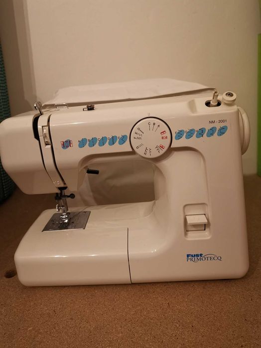 Máquina de costura Fust Primotecq