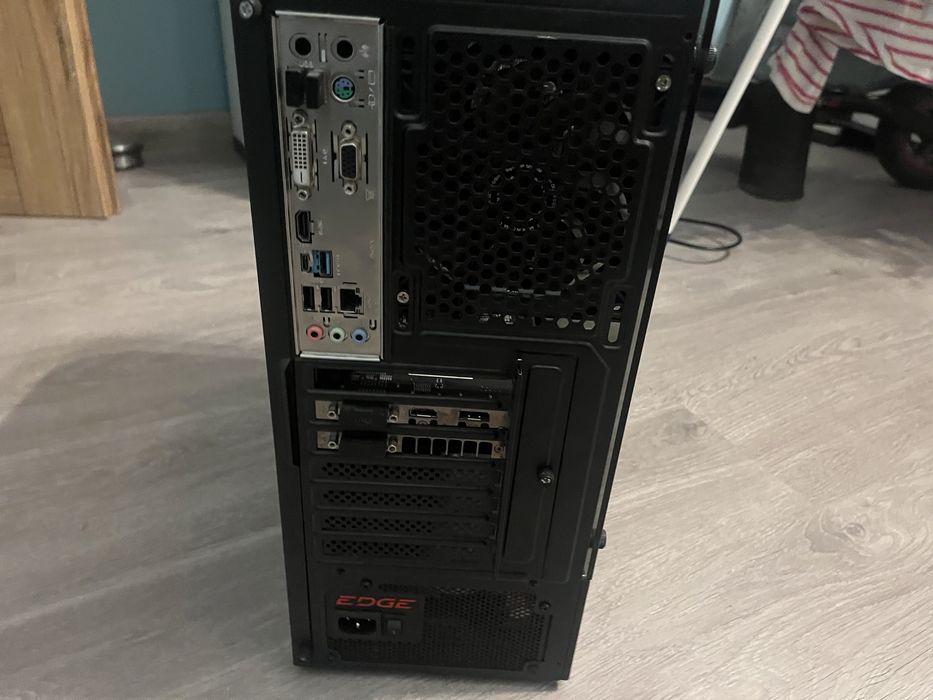 Kompiter stacjonarny