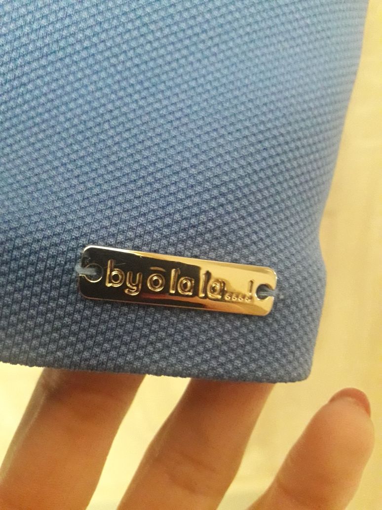 Sprzedam sukienkę pomarańczową lub niebie. Na ramionach zamki.Rozm.S/M