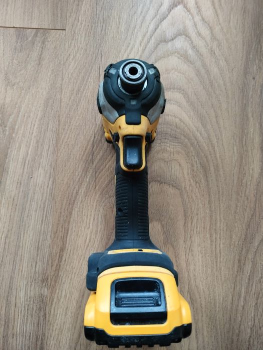 Zakrętarka bezszczotkowa DeWalt DCF850 18v ORYGINA+AKKU 2Ah