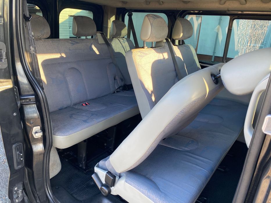 Renault Trafic Passenger 9 osób klima zadbany