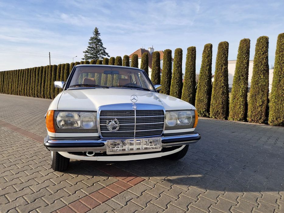 Mercedes-Benz W123 Piękna Beczka