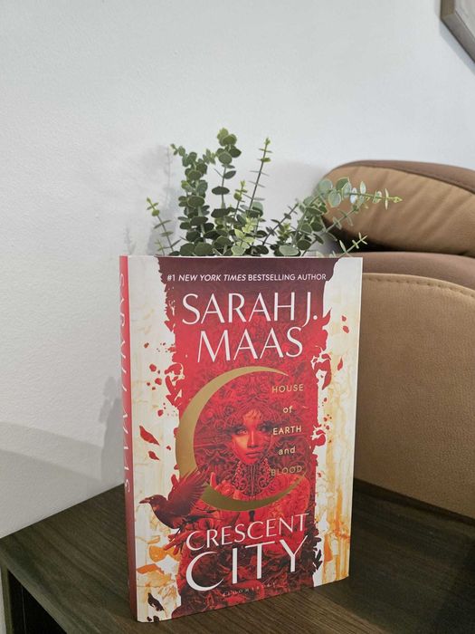 A house of earth and blood - Crescent City (Hardcover) (Sara J Maas)