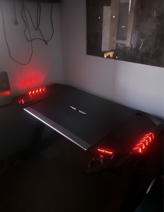 Biurko ultradesk z ledami