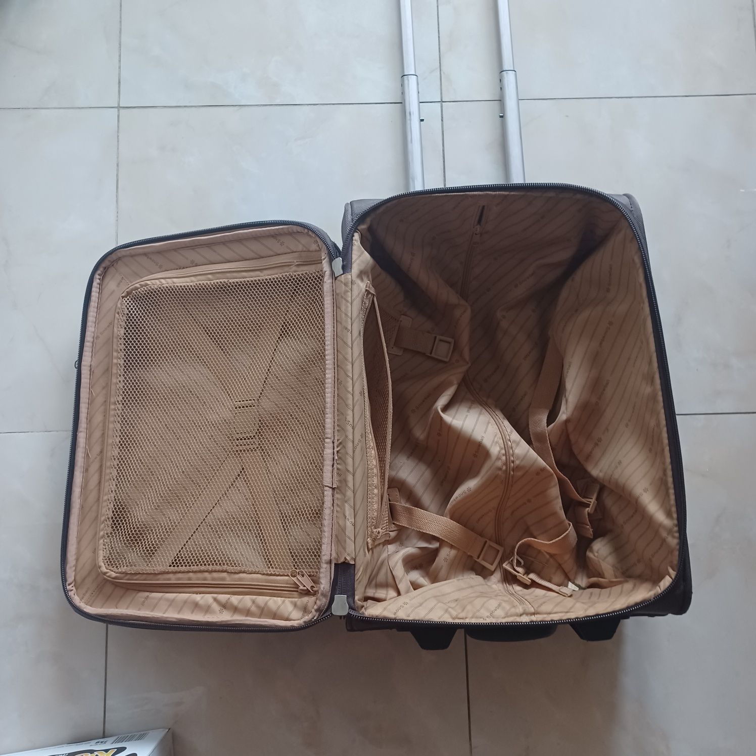 Walizka SNOWBALL materiałowa na kółkach poszerzana 22-36-48 cm