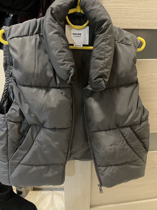 Продам жіночій жилет розмір xs