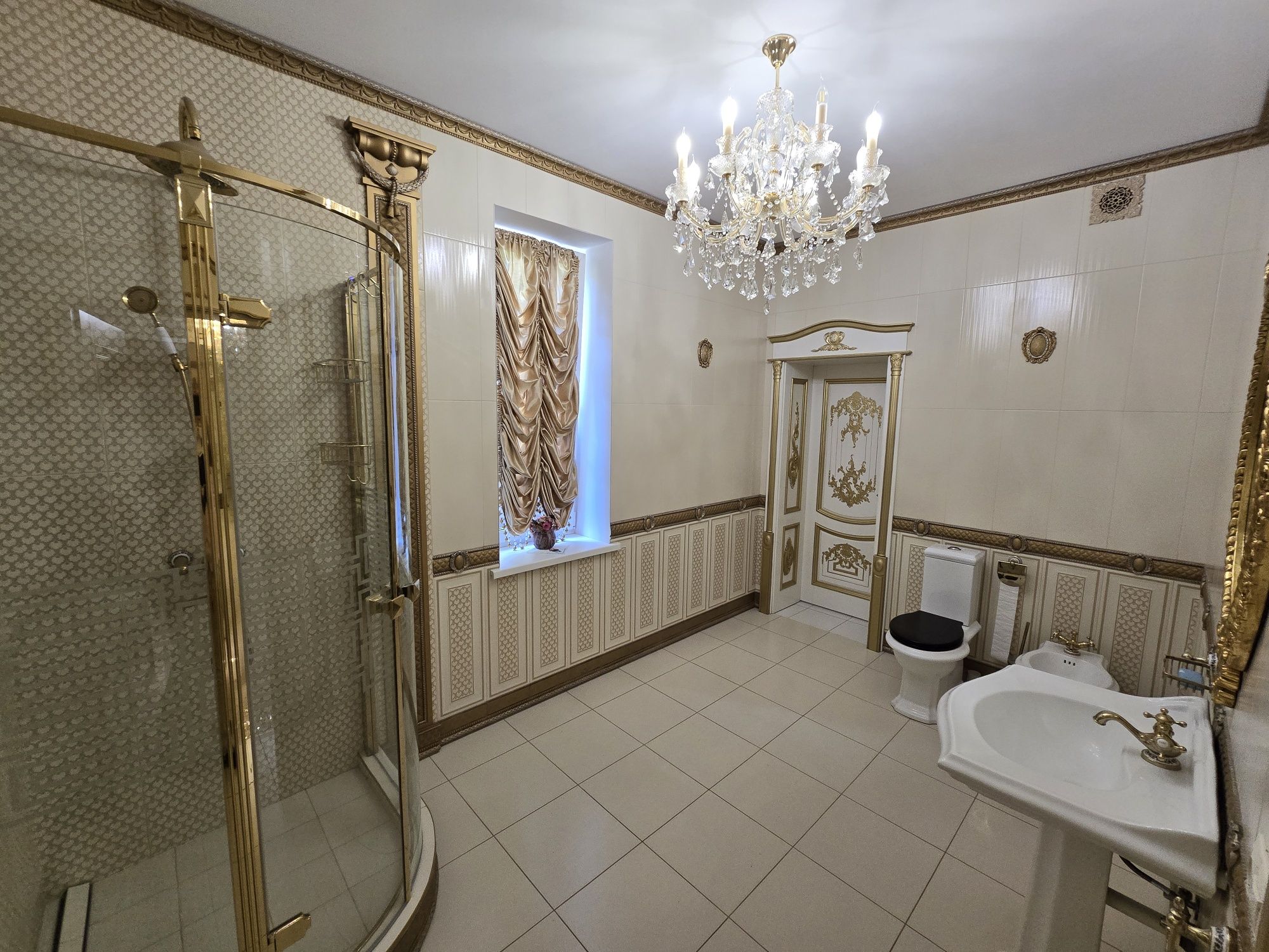 Будинок 330 м2 у містечку погреб басейн сауна с. Софіївська Борщагівка