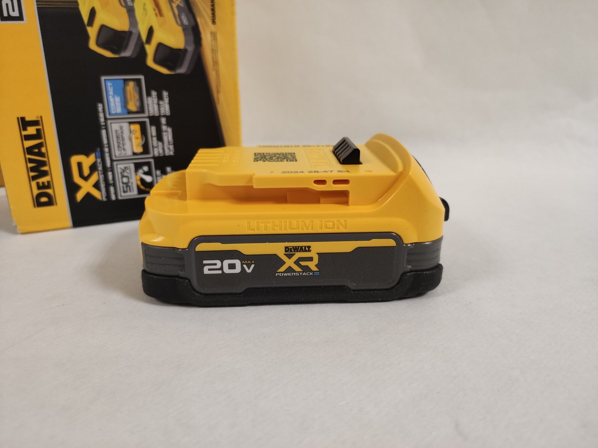 Оригінальна акумуляторна батарея DeWALT DCBP034 20V POWERSTACK 1.7Ah