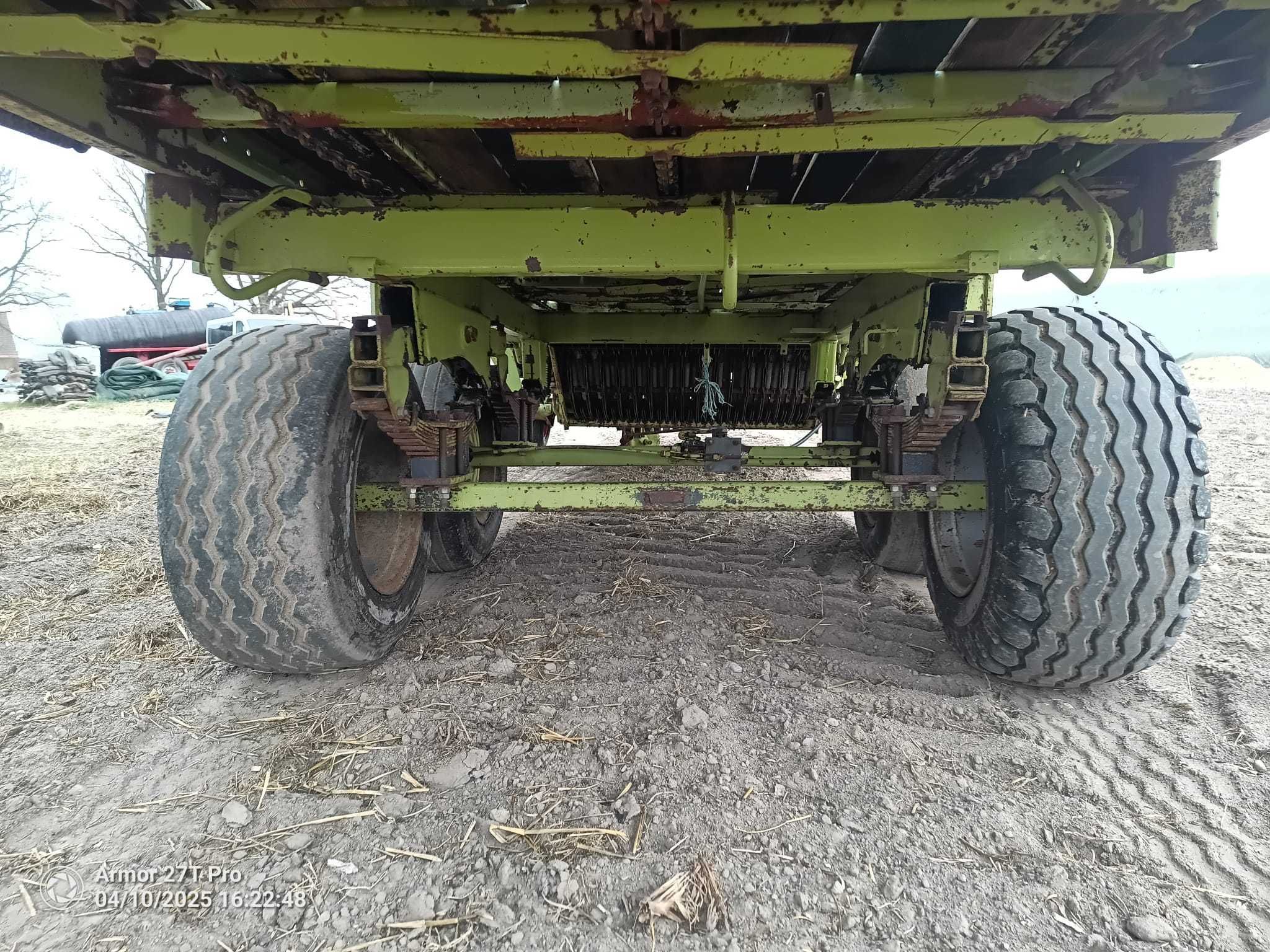 Przyczepa samozbierająca Claas Sprint 330