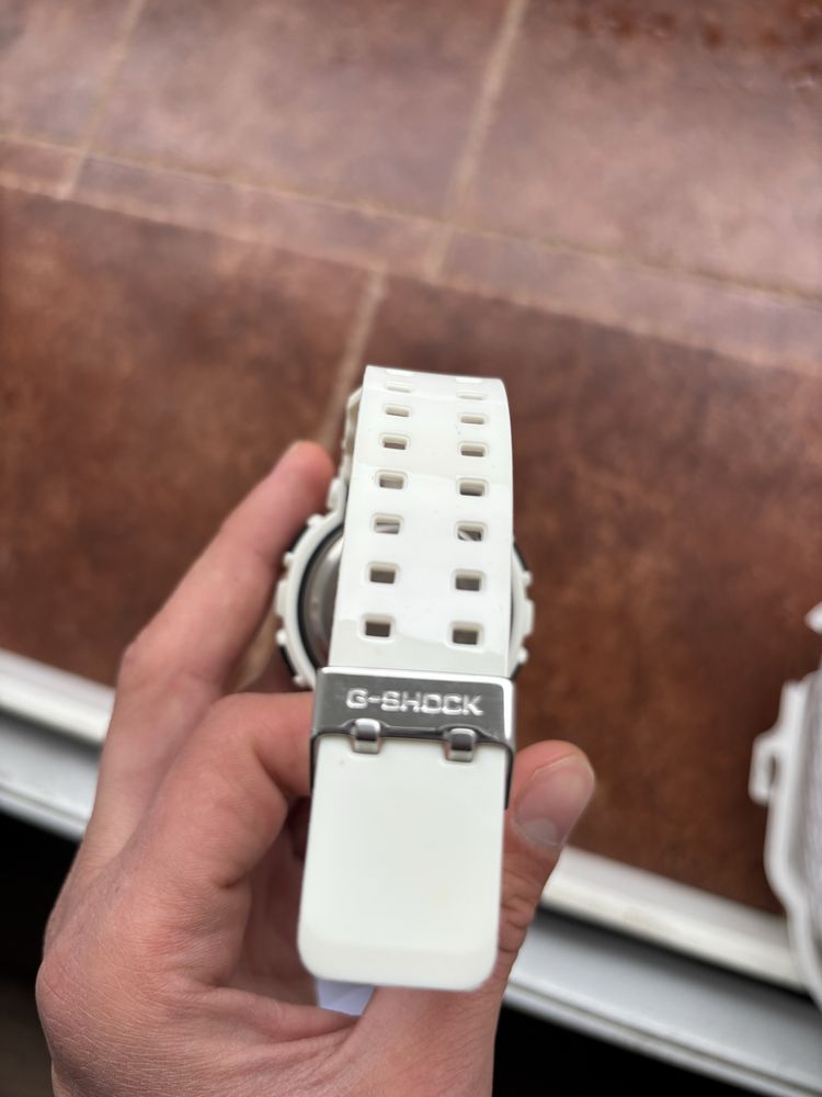 Zegarek G Shock Bialy stan BDB