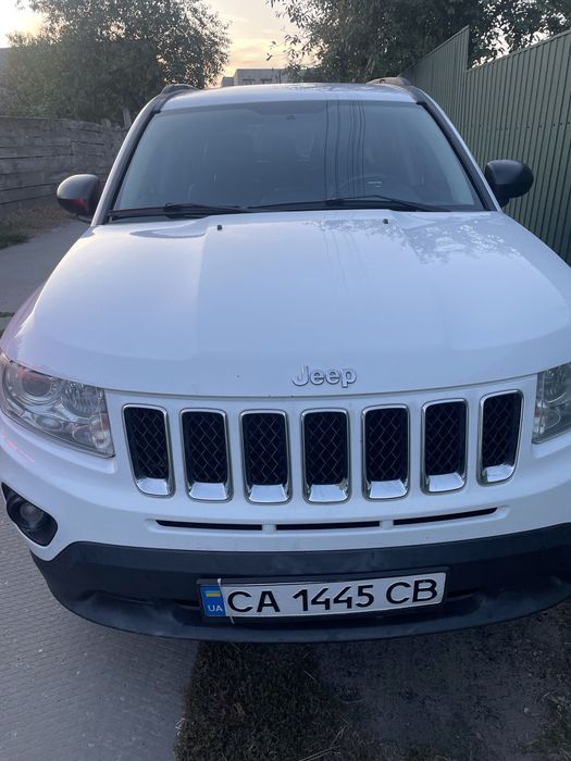 Продам власний автомобіль jeep compass 2012 року, газ-бензин .