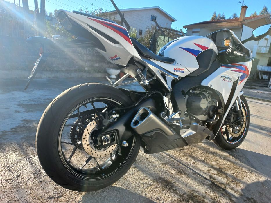 VENDO HONDA CBR 1000 RR FIREBLADE ANO 2012
