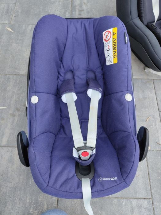 Zestaw fotelików samochodowych Maxi Cosi + baza ISOFIX