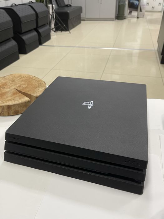 sony PS Pro 1tb/ Sony PS Pro4/ стан новоі/диск в подарунок