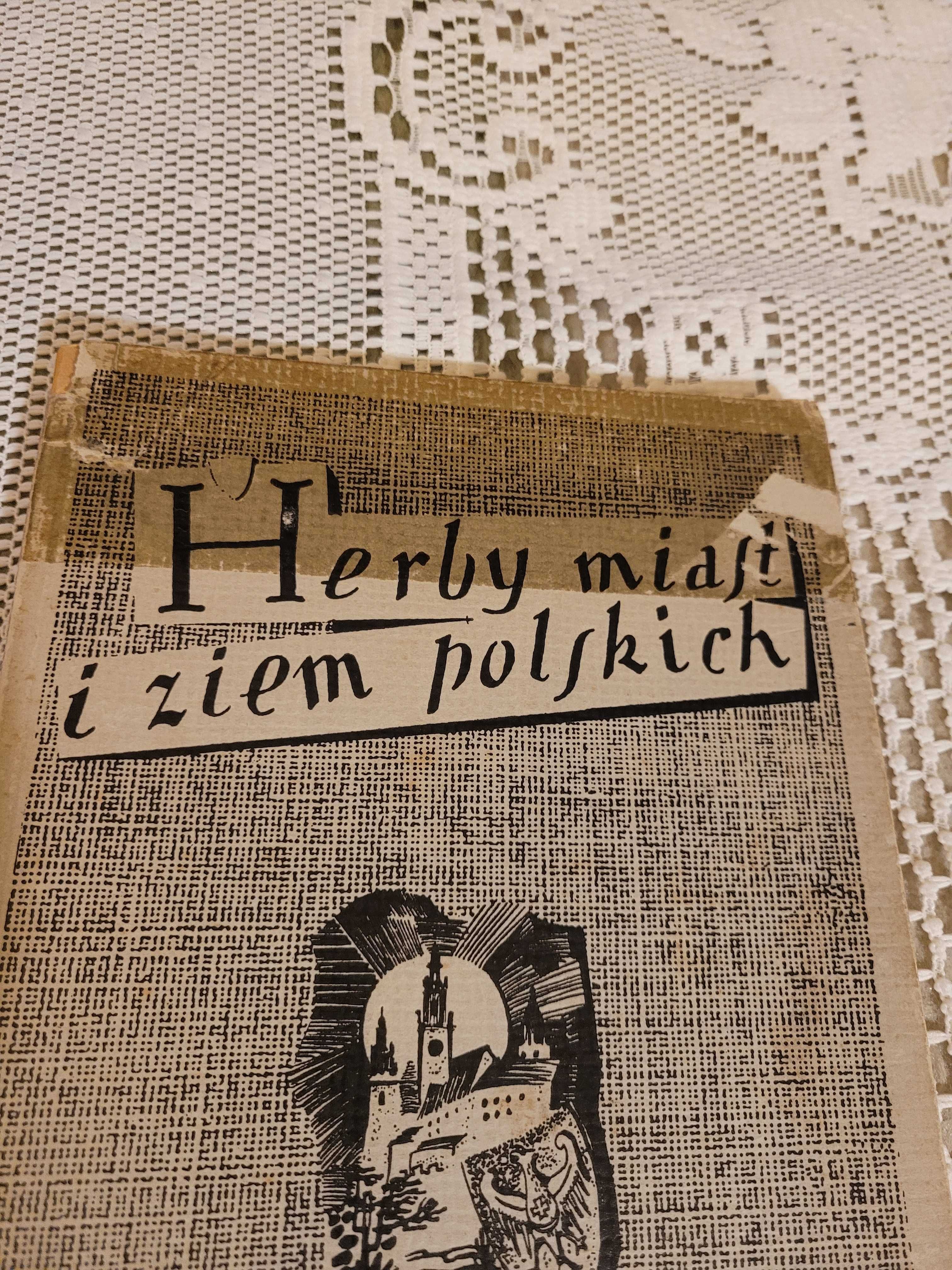 Książka z 1939r. : Herby miast i ziem polskich".