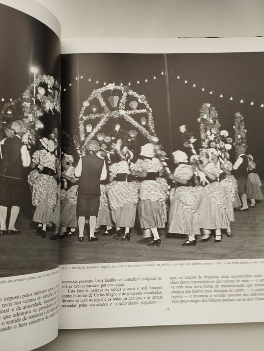 Livro fotobiografia de Amália Rodrigues como novo