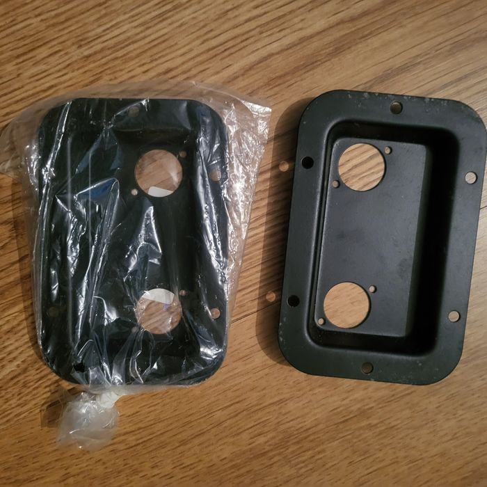 2 Eminence ASD1001 PRO. Conector de cabo speakon