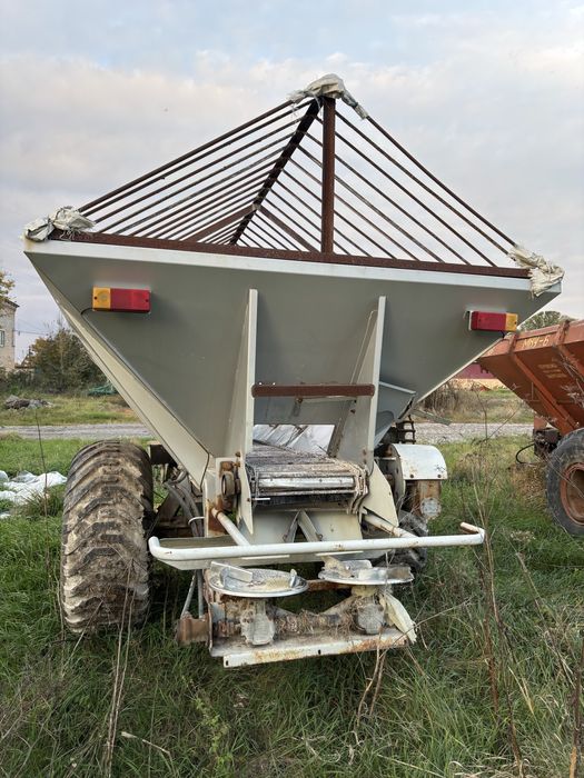 Розкидач міндобрив РМД-6 Кобзаренко/Розкидач МВУ-6/МВУ-8