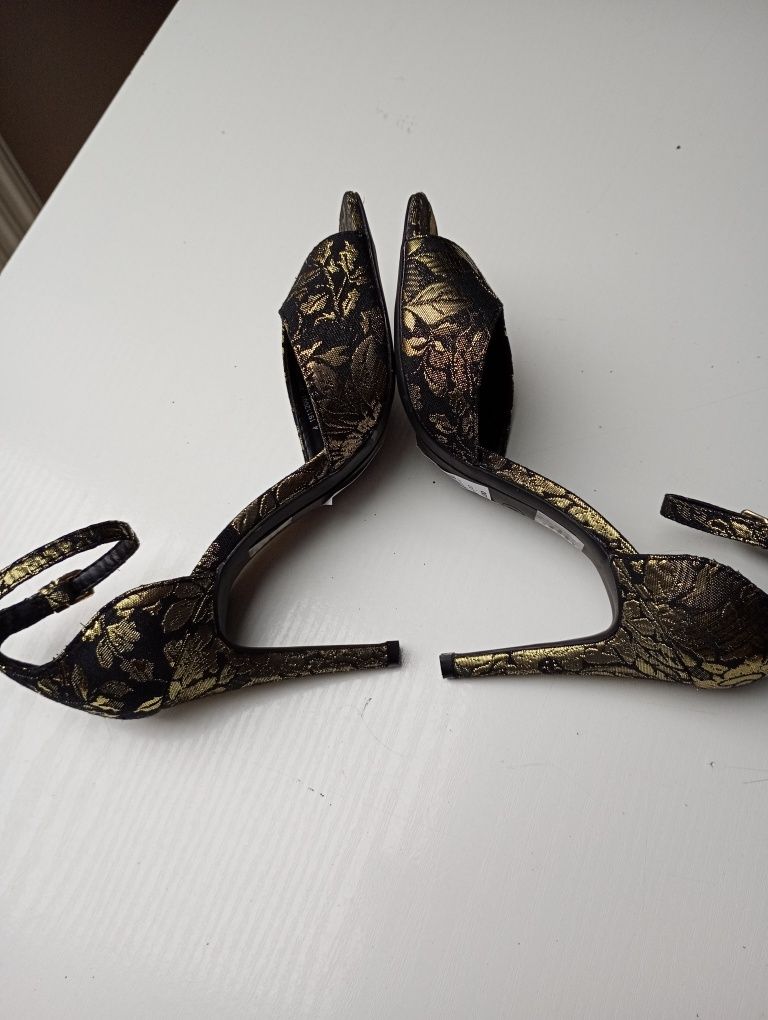 Szpilki -sandalki czarno-zlote nr37 "Dorothy Perkins"nowe