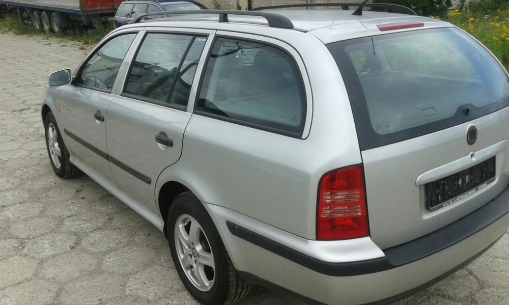 SKODA Octavia 1.6 SR 9102 na części