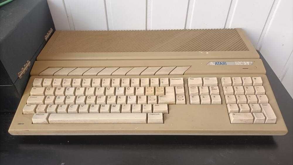 Computador retro Atari 520ST