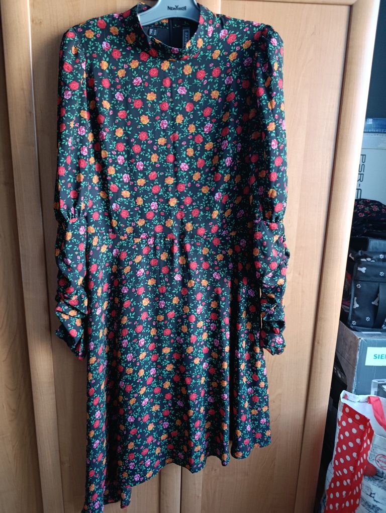 Asymetryczna sukienka w kwiaty