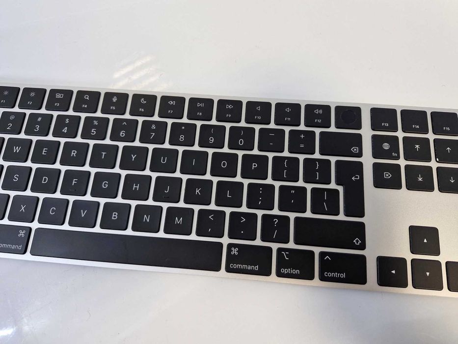Oryginalna klawiatura APPLE Magic Keyboard z Touch ID