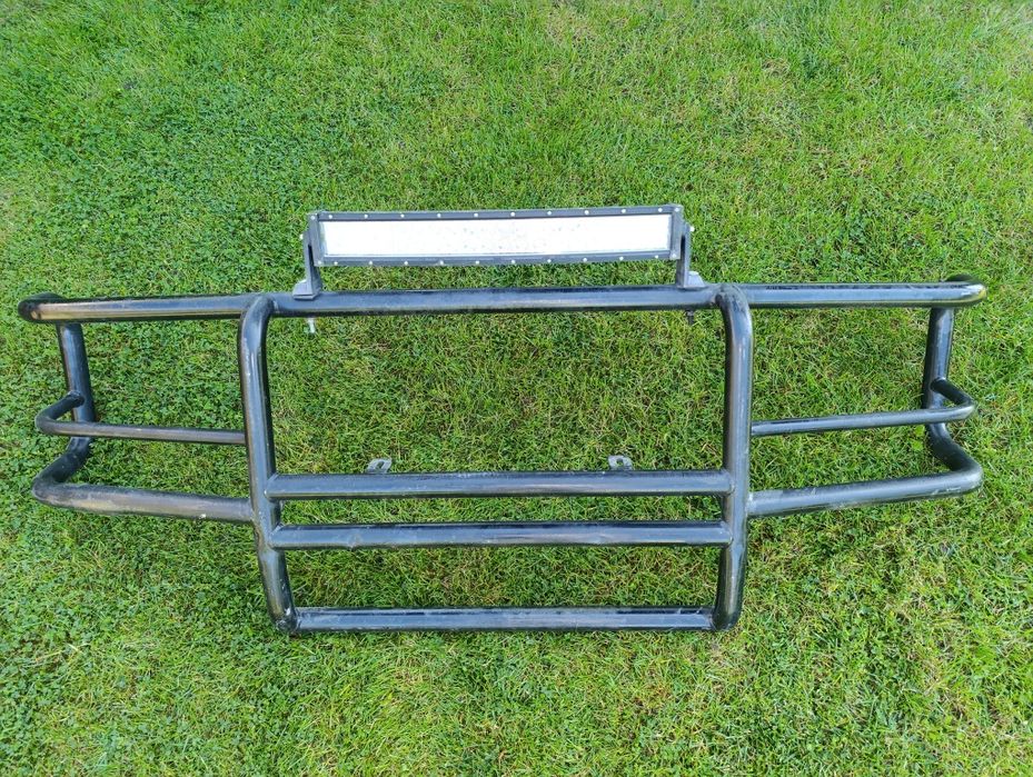 Jeep Cherokee XJ orurowanie na zderzak kangur przód LED bar