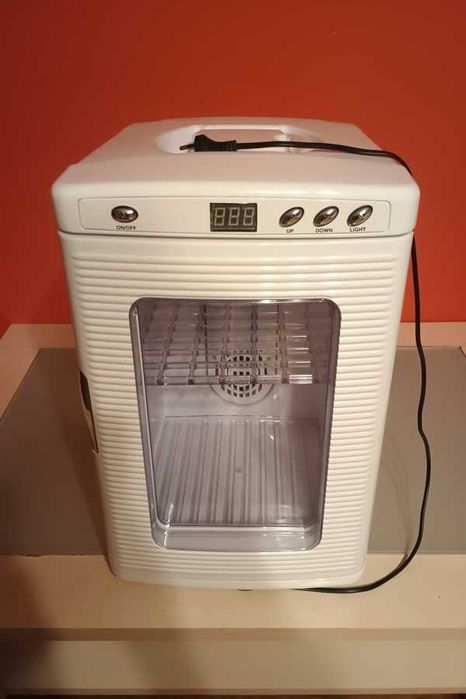 Mała lodówka przenośna turystyczna, samochodowa, barowa, mega okazja!