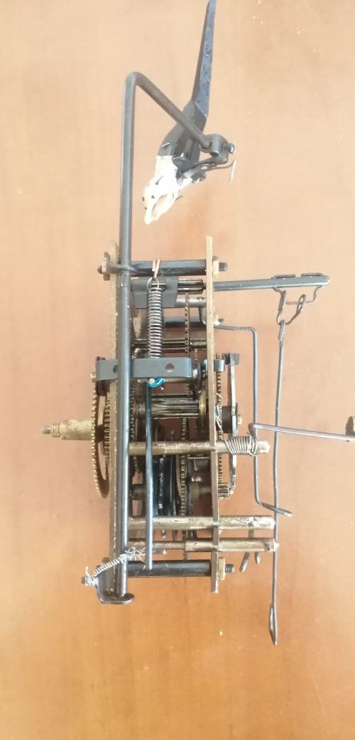 Mechanizm zegara do kukułki Majak