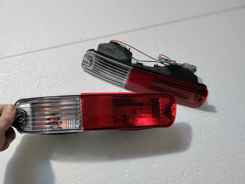 Задні ліхтарі в бампер Mitsubishi Pajero Wagon 3 лівий і правий нові