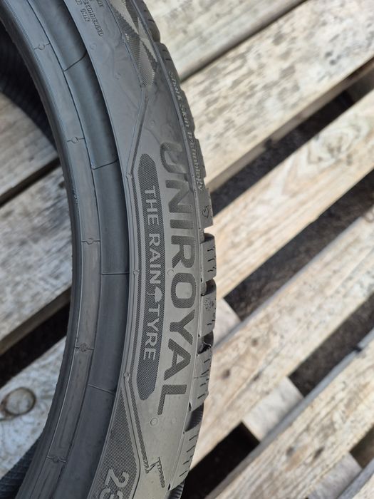 Opony uniroyal winterexpert 235.35r19 2szt zima 24r