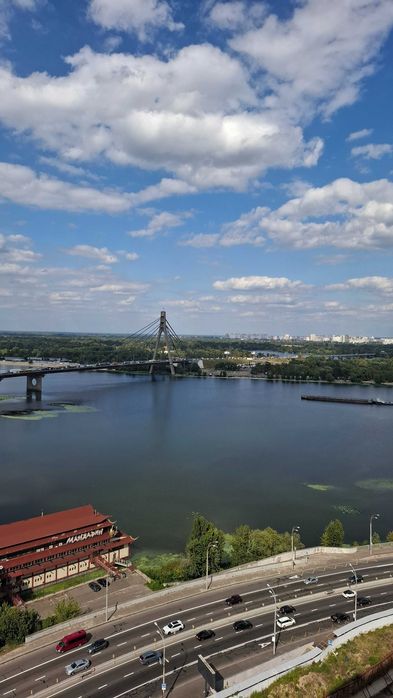 ДОК32, 2 кімнатна квартира в Києві, поруч з Дніпром