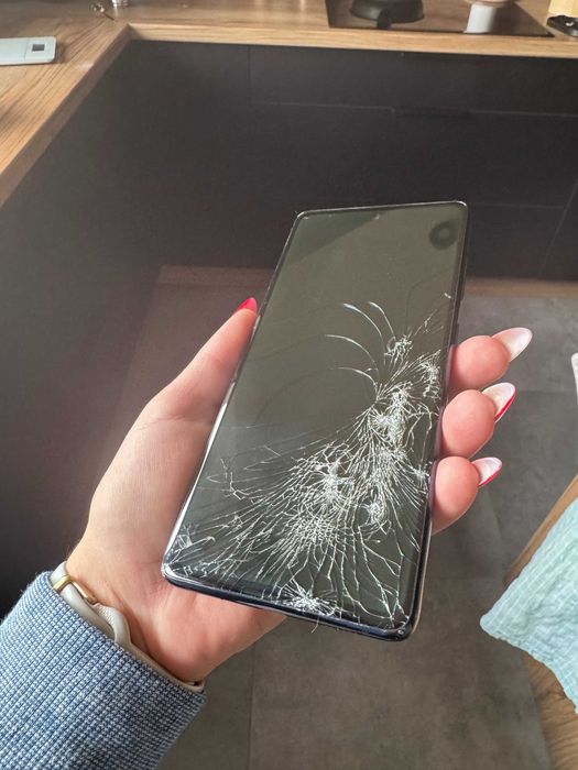 Samsung Galaxy S20 FE 5G uszkodzony wyświetlacz