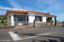 Moradia T4 Isolada No Centro De São Jorge Com Terreno